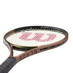 Wilson Blade 104 V8 Tour Racket -Wilson Tennis Shop 03695000 11